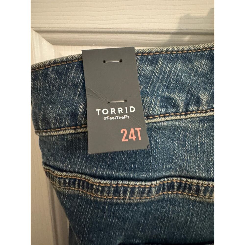 Torrid New Super-Flare Mid-Rise Vintage Stretch Jeans Destructed Plus 24 Tall - Picture 7 of 10